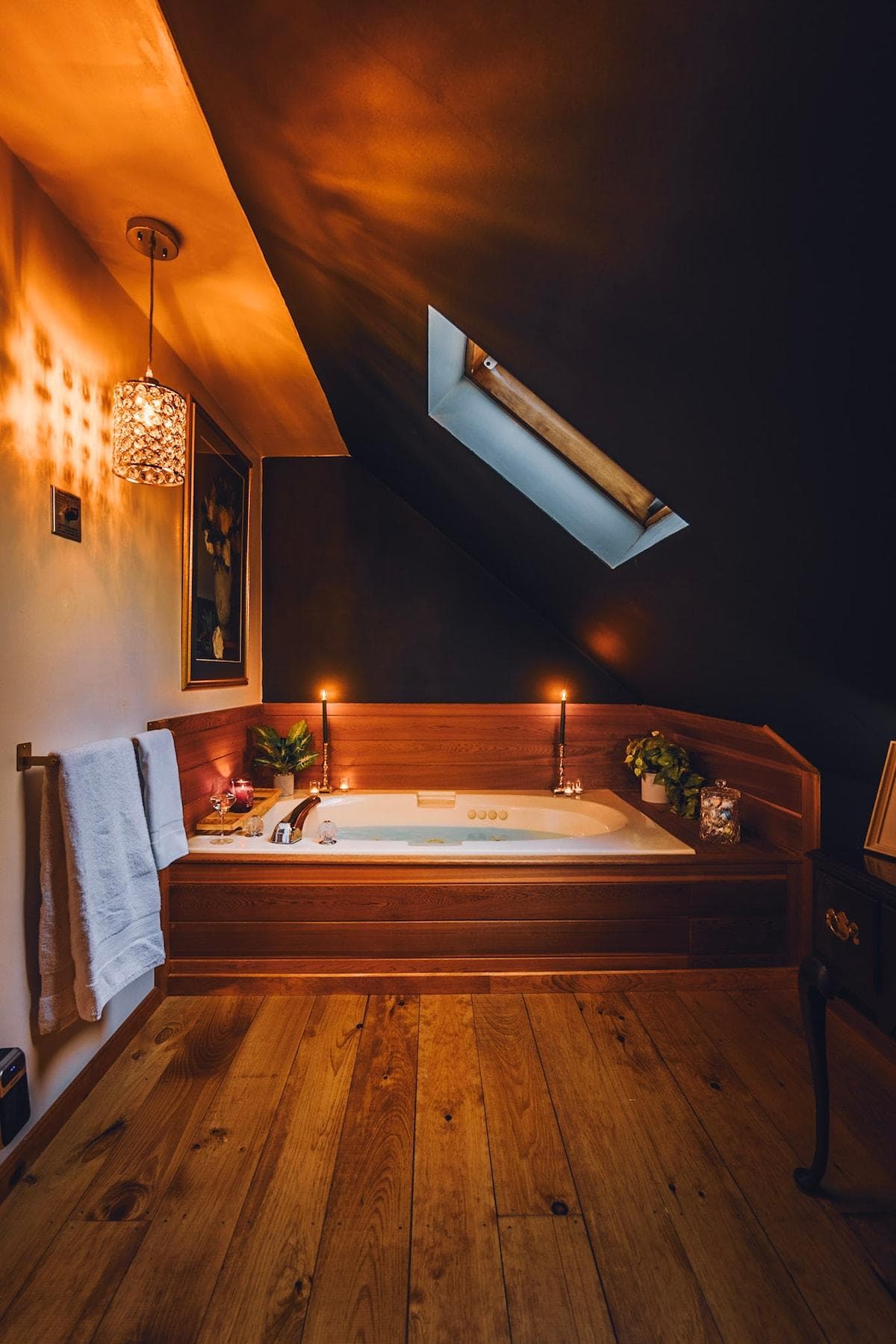 Jacuzzi tub for your after ski enjoyment.

Photo by: Chris Daniele